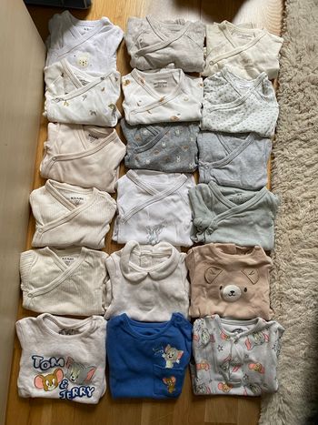 Lot 18 bodies naissance multimarques