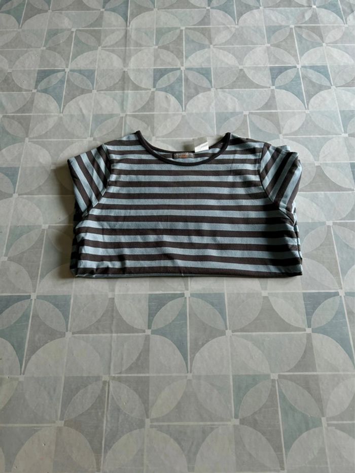 T shirt fille - 9 ans - La Redoute - en très bon état - photo numéro 3