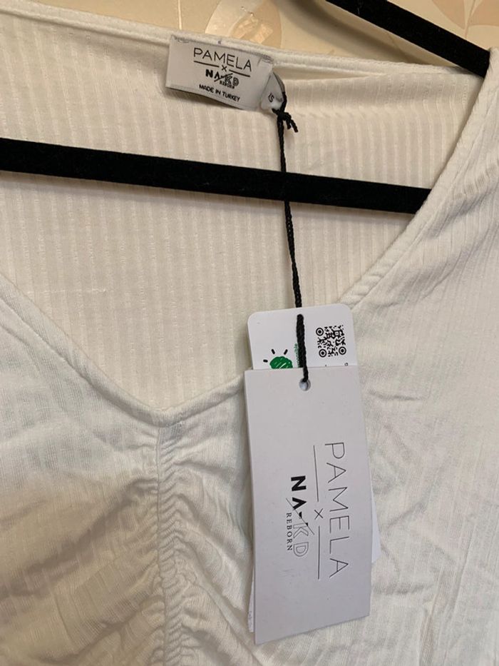 Crop top blanc Pamela x NA-KD - photo numéro 4