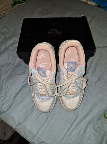 Basket Nike Air force1 édition spéciale