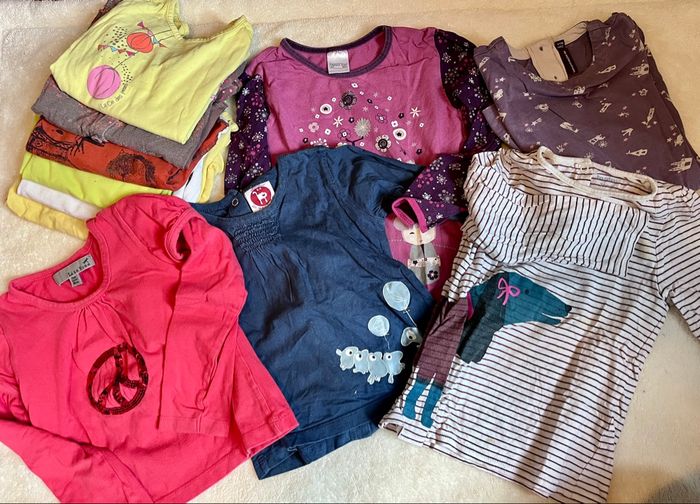 Lot fille 24 mois - 76 pièces - photo numéro 2