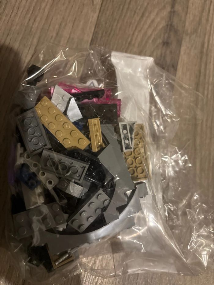 Lego Ninjago en vrac avec boites et pièces manquantes dans les deux boîtes. Les sachets sont ouverts - photo numéro 12