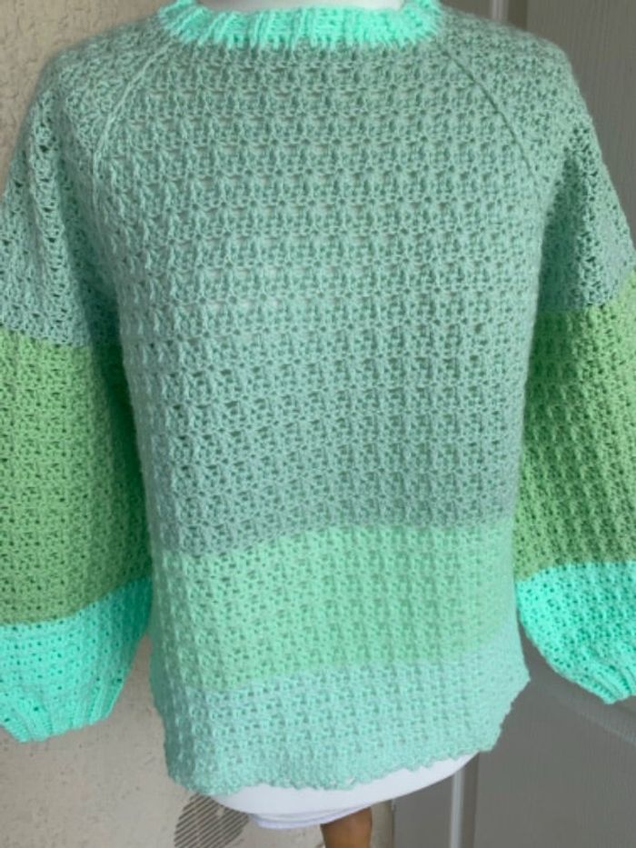 Pull neuf T40
