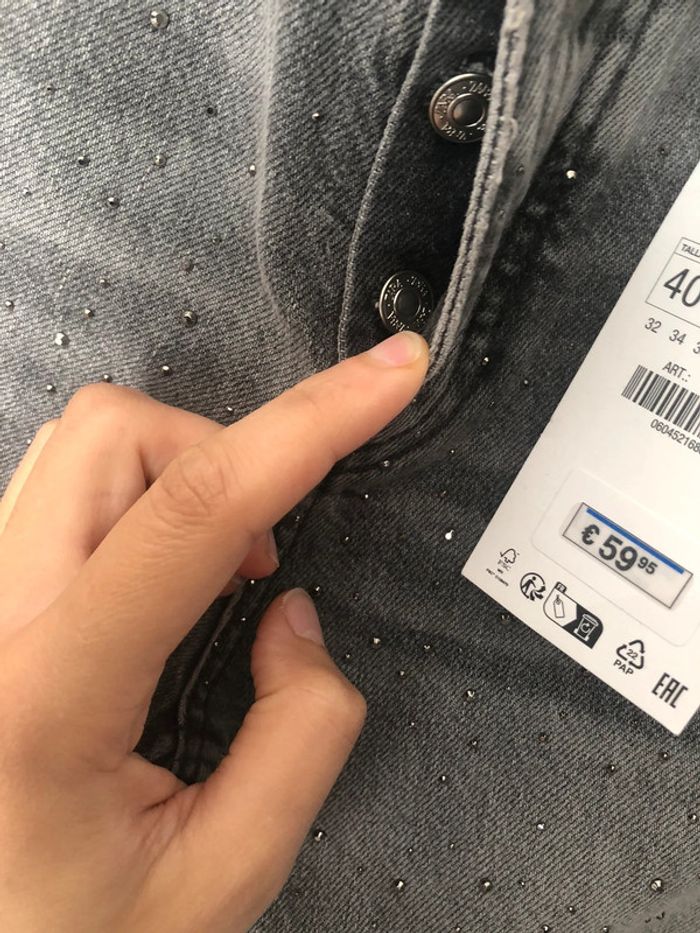 Superbe beau jean à strass Zara neuf avec étiquette taille 40 - photo numéro 4