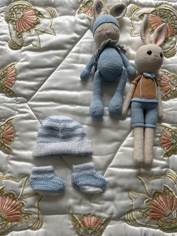 Ensemble bonnet et chaussons bébé