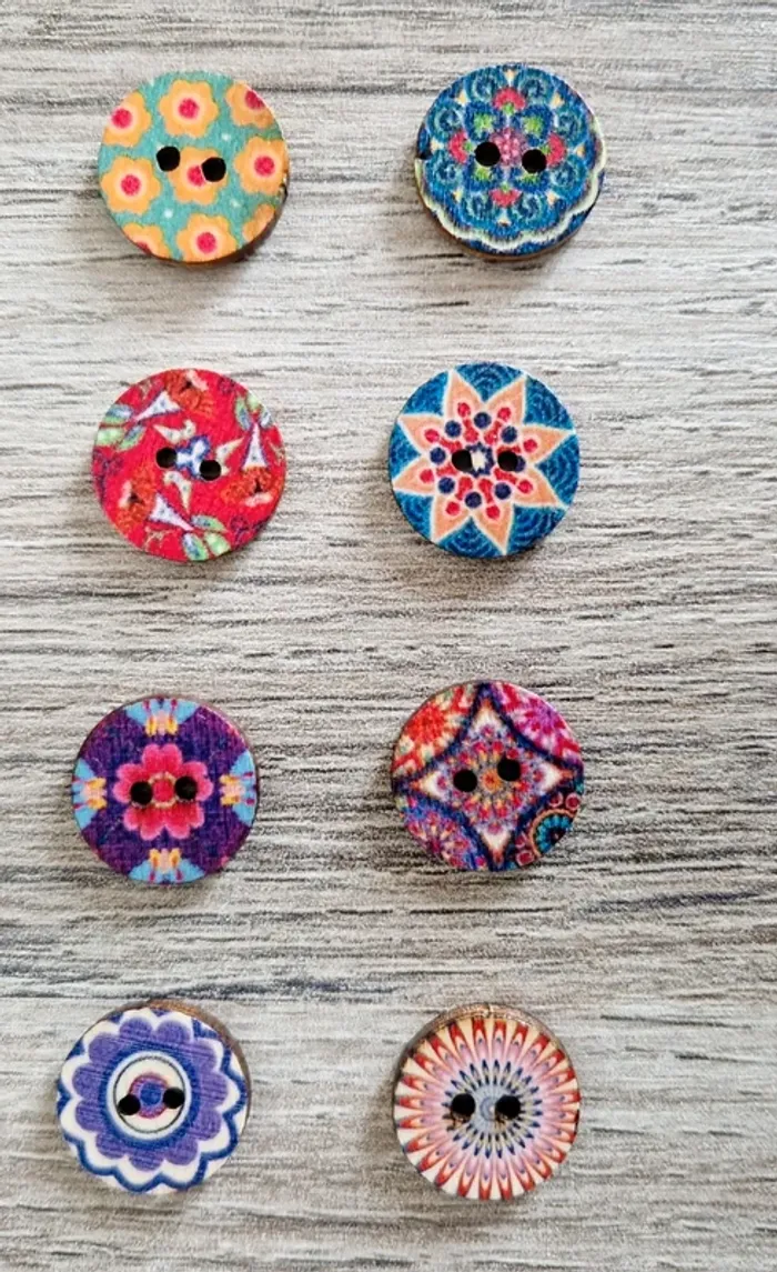 Lot de 16 boutons en bois vintage - photo numéro 3