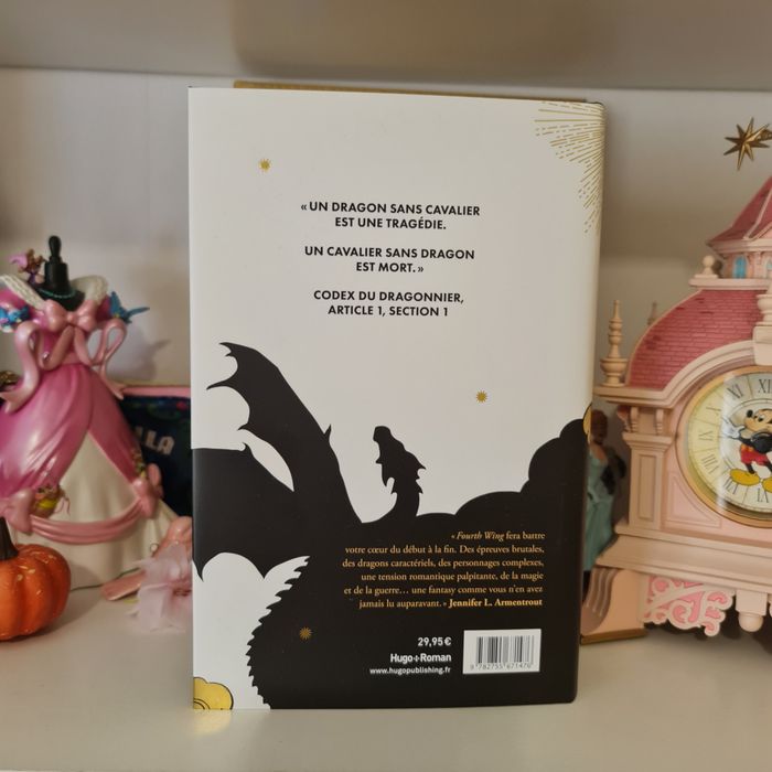 Livre Fourth wing Rebecca Yarros tome 1 - photo numéro 3