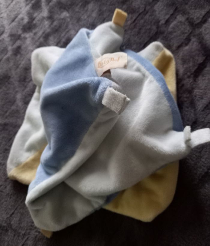 Doudou ours carré plat jaune et bleu - Baby Nat - photo numéro 5