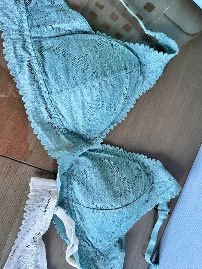 Lot de 3 brassières neuves taille L - photo numéro 2