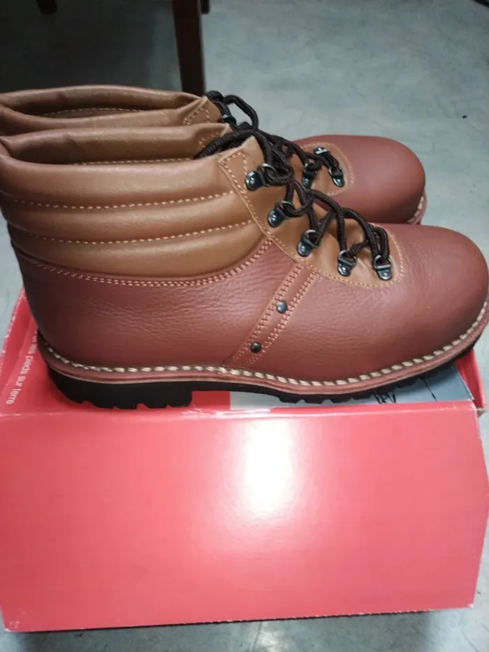 Chaussure de sécurité taille 44 - photo numéro 2