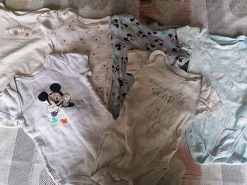 Lot body 18 mois