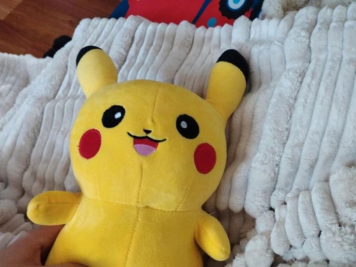 Pikachu doudou