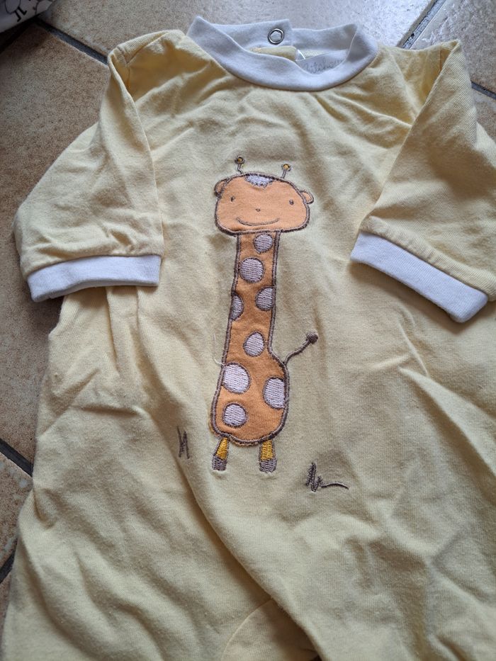 Pyjamas 1 mois - photo numéro 5