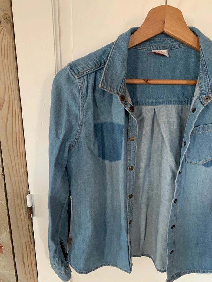 Chemise en jean tape-à-l’œil - photo numéro 2