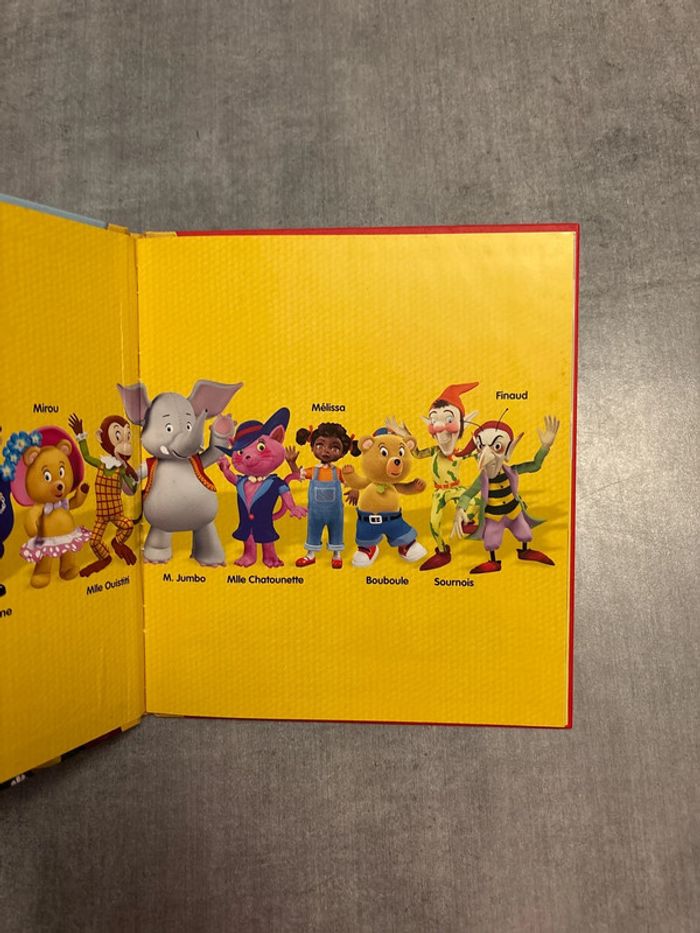 Livre, oui oui sauve, mini ville - photo numéro 2