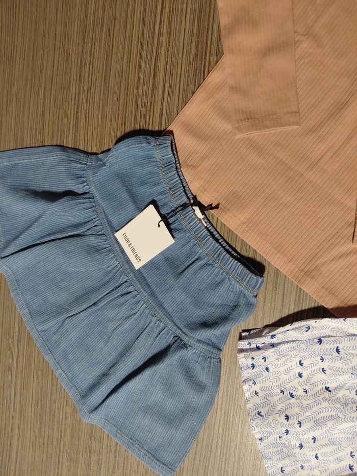 Très joli lot pour fille en taille 6ans 🌸 - photo numéro 4