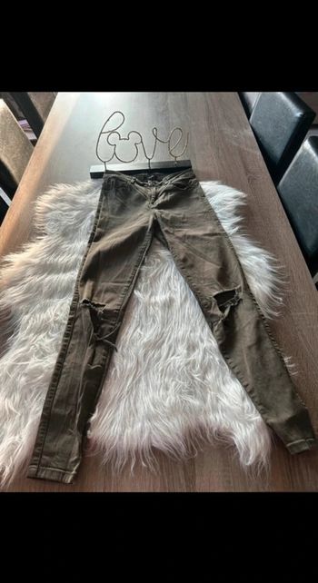 Très beau jeans skinny vert kaki destroys 🥰 taille 36 jennyfer