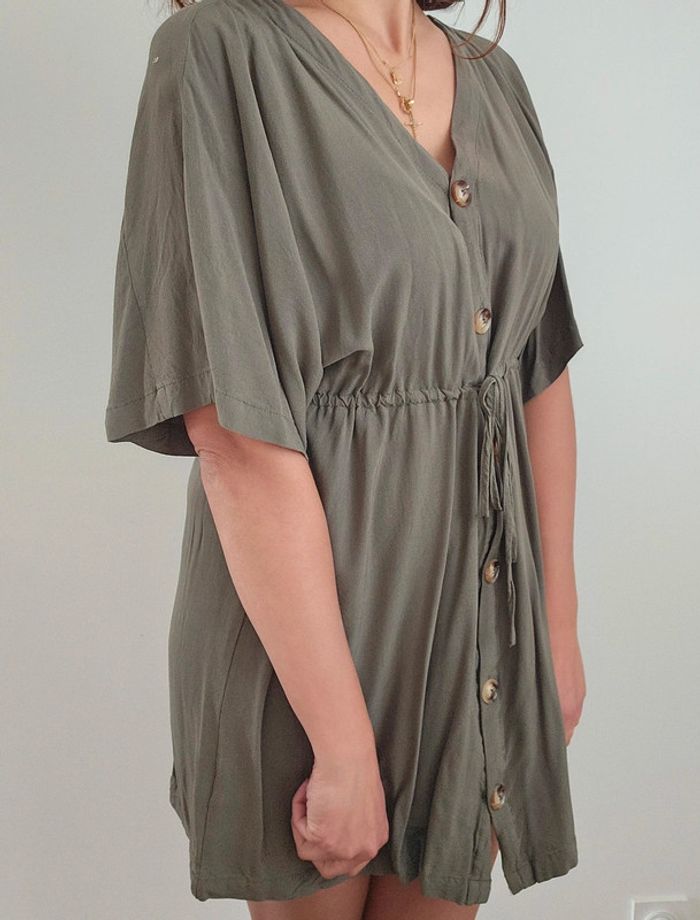 Robe kaki - photo numéro 2
