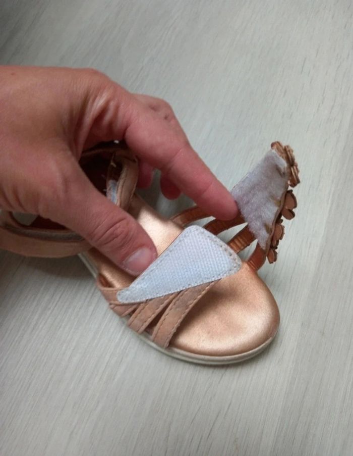 Sandales rose gold Go 4 it taille 26 pied large ou fins - photo numéro 4