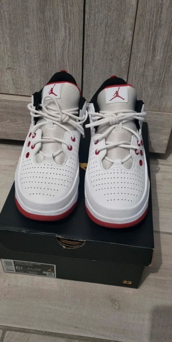 Basket Jordan nike air taille 39 - photo numéro 3