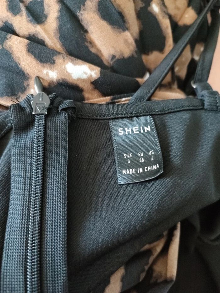 Longue robe bimatière motif leopard - photo numéro 2