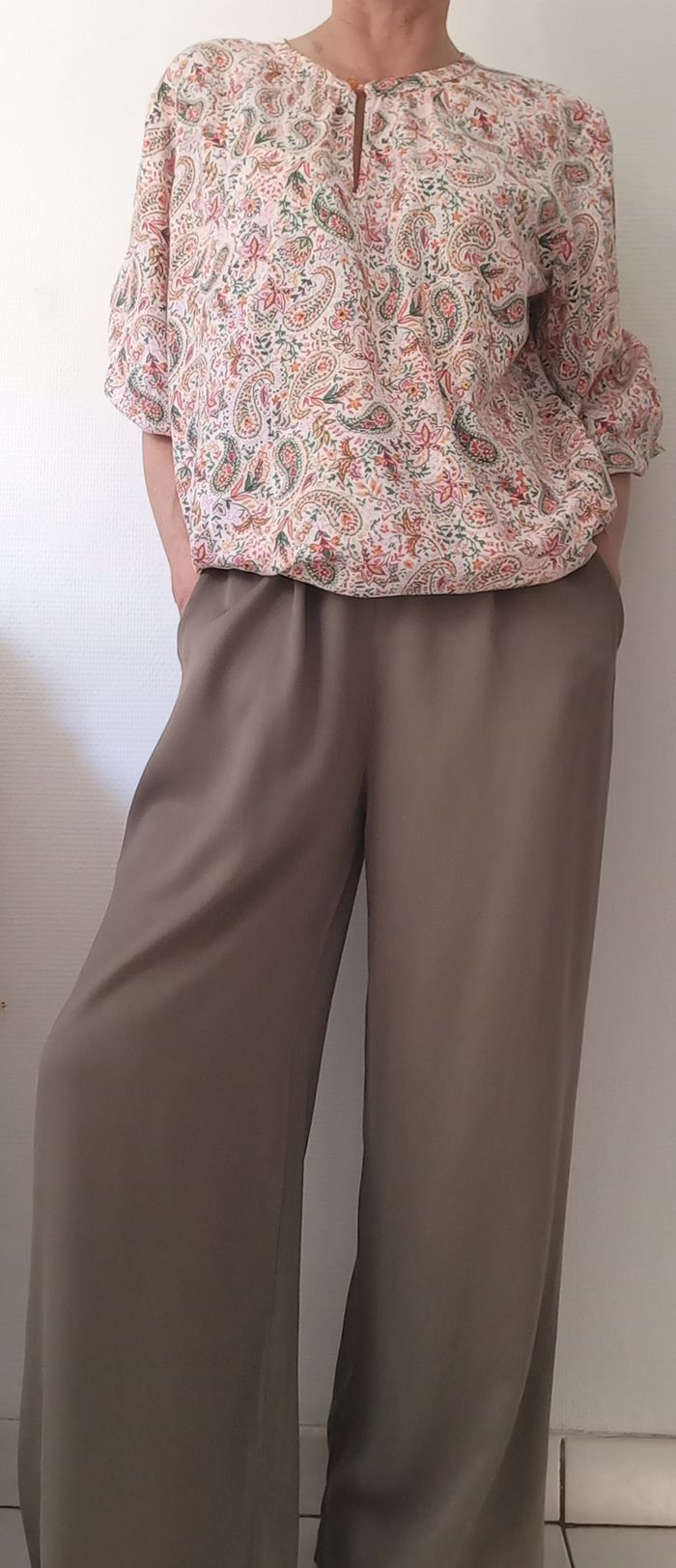 Superbe blouse à motifs - photo numéro 2