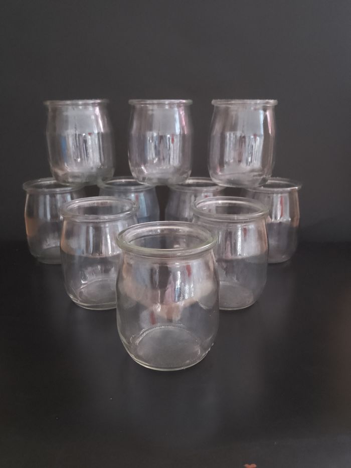 Lot de 10 pots en verre (yaourts)