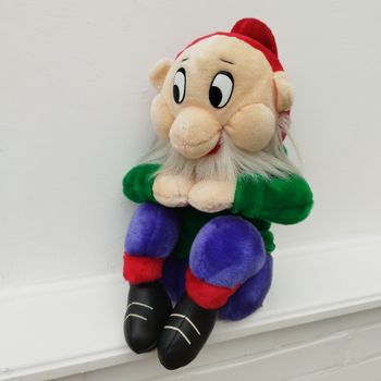 Peluche nain vintage de blanche neige et les 7 nains
