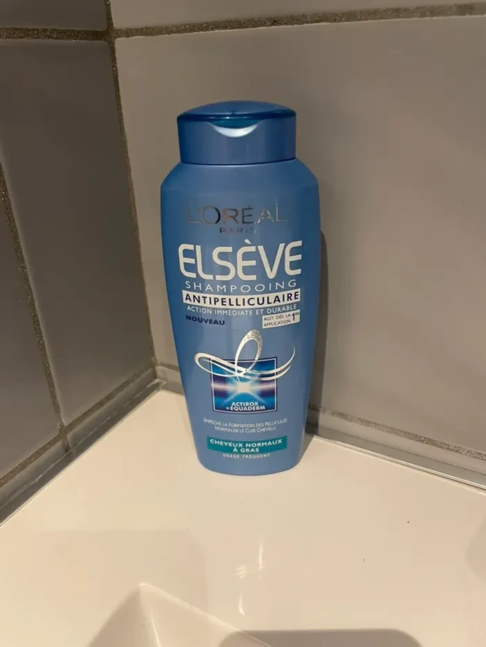 Shampoing L'Oréal Elseve Antipelliculaire Cheveux Normaux à Gras - Neuf