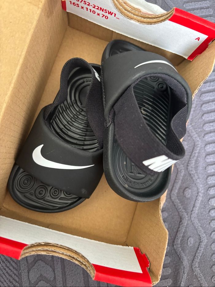 Claquettes Nike - photo numéro 4