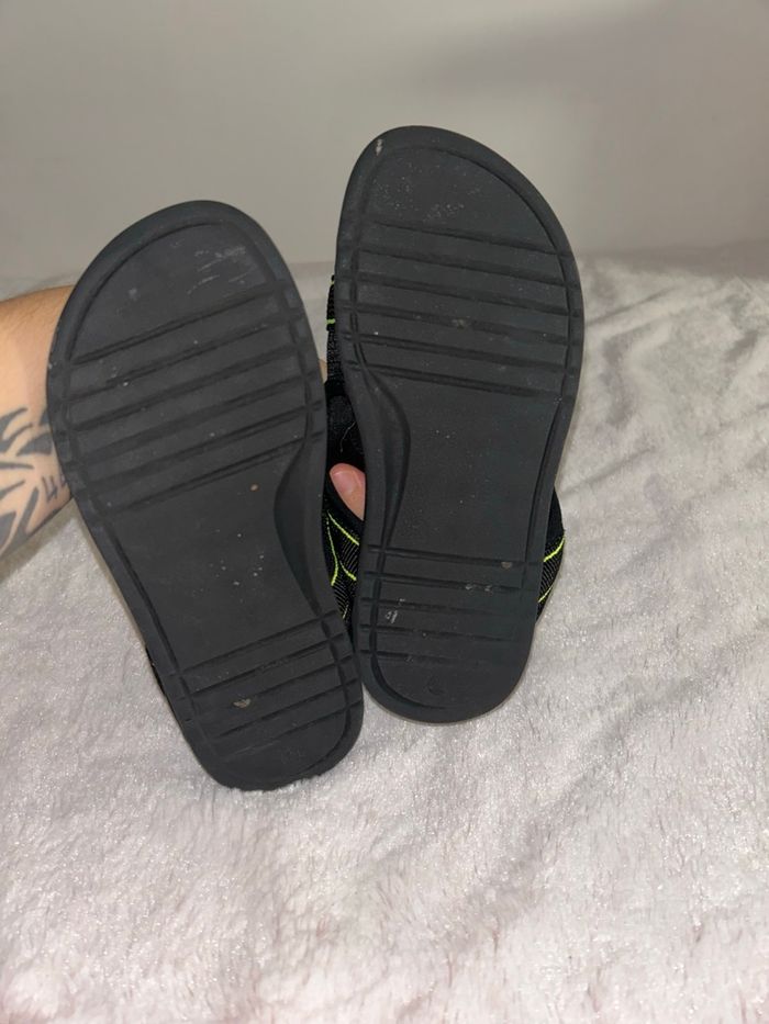 Sandale noir et verte - Taille 29 - photo numéro 5