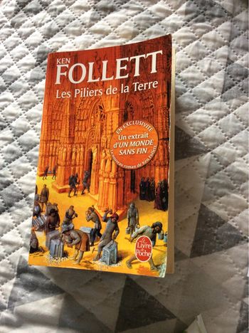 # les piliers de la terre Ken Follet )