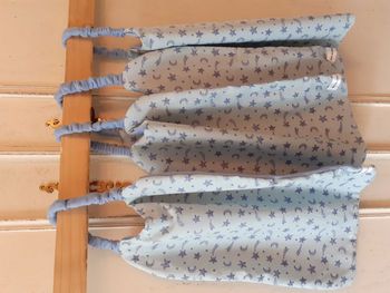 Bavoirs - Lot de 4 Serviettes de cantine maternelle élastiquées Bio Etoile bleue (R11/2025)