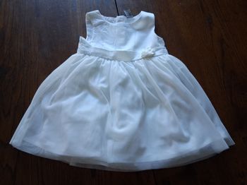 Robe de cérémonie blanche pour bébé de marque Kiabi