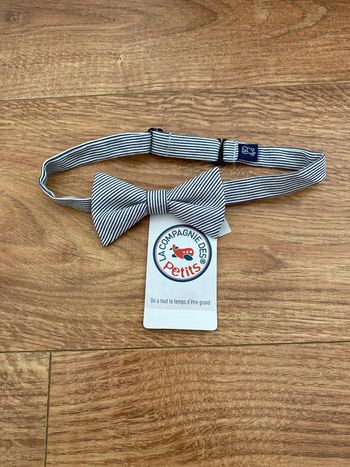 Noeud papillon bleu et blanc neuf