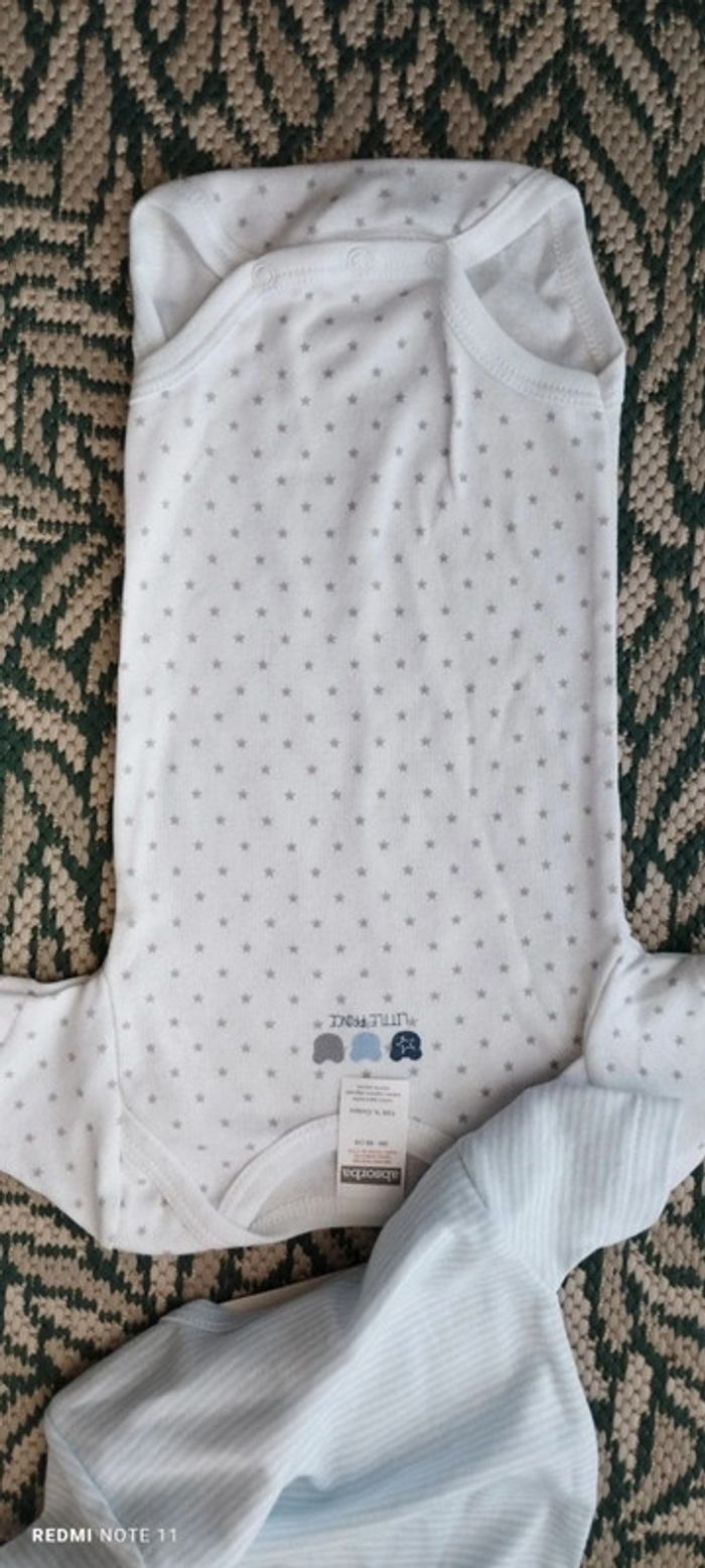 2 bodies 6m neufs, l'un est taché - photo numéro 2