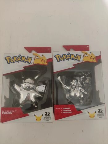 Figurine Pokémon célébration 25 anniversaire Pikachu et Osselait neuf