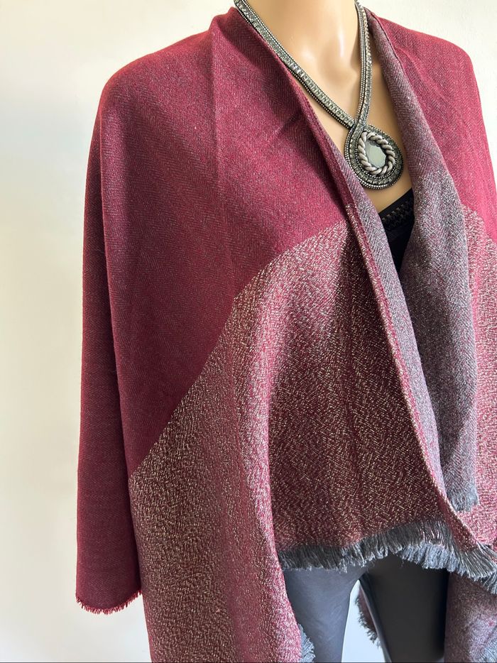 Poncho bordeaux et doré les Petites Bombes taille unique jamais porté - photo numéro 4