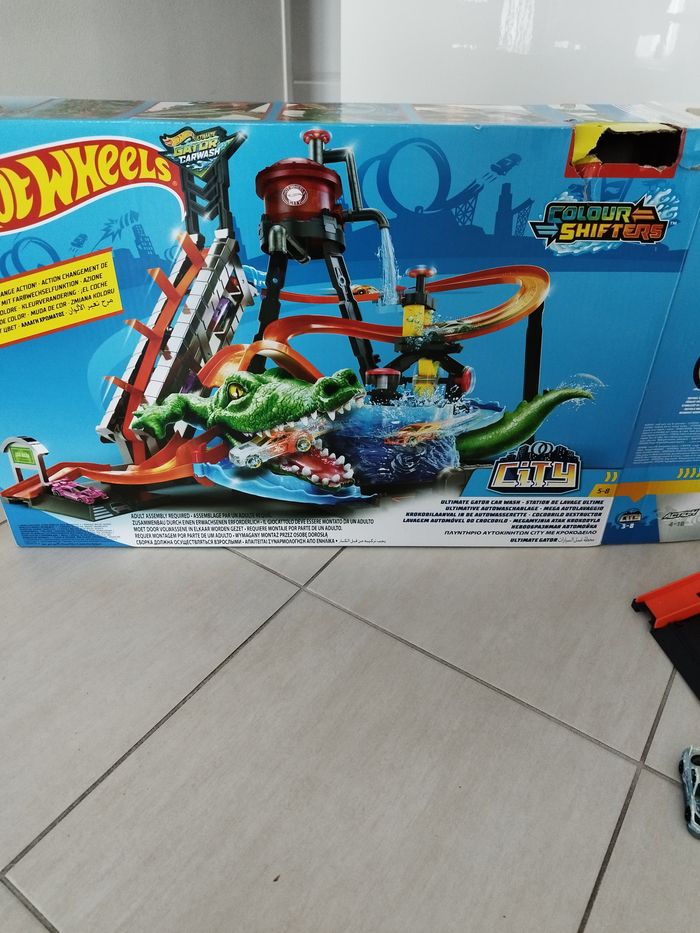 Circuit Hot Wheels Ultimate Gator Car Wash – avec 1 voiture – Excellent état - photo numéro 6
