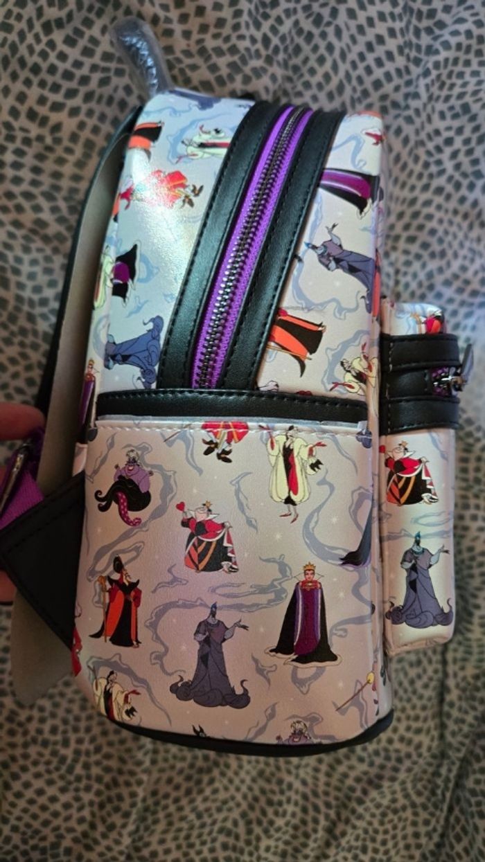 Sac a dos loungefly des mechants disney brillant neuf - photo numéro 2