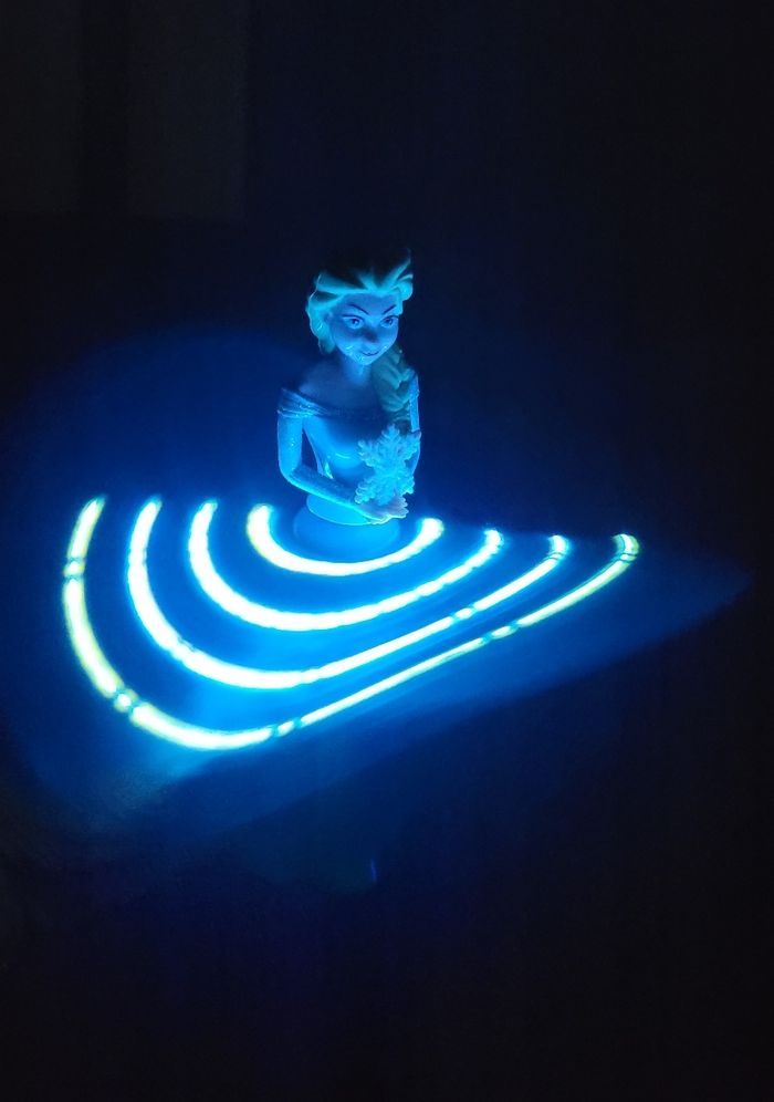 Jouet lumineux reine des neiges - photo numéro 4
