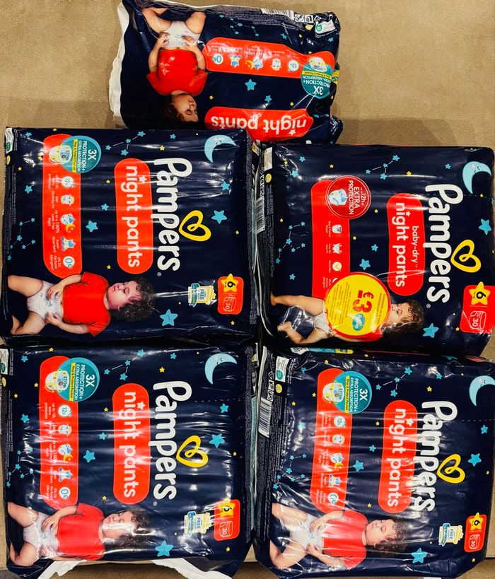 🍼 Lot de couches Pampers Night Pants – Taille 6 (4 paquets + 1 offert)