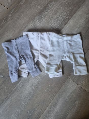 Lot 3 pantalons 1 mois