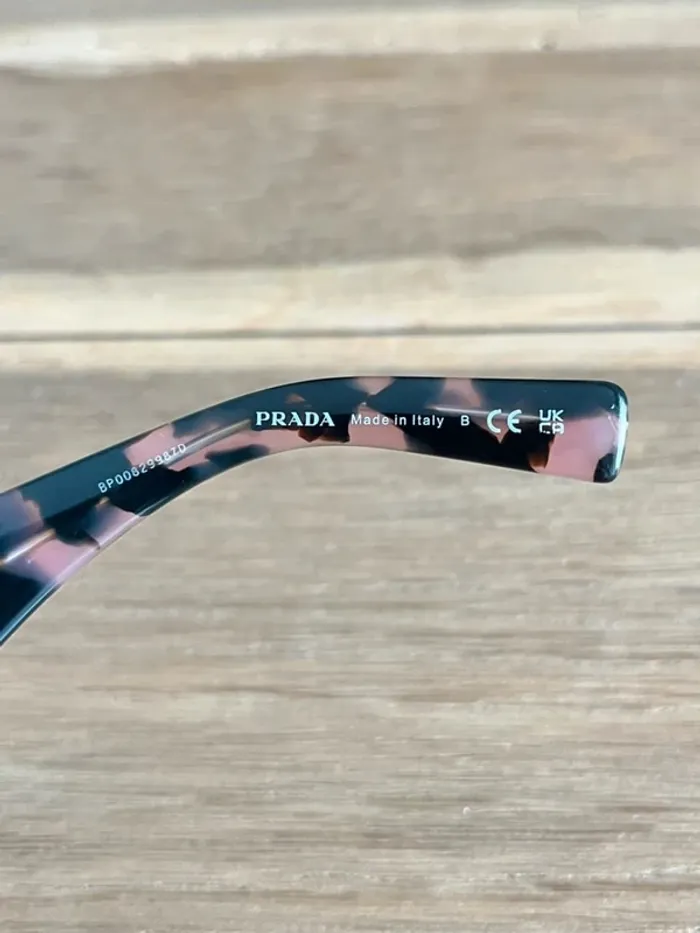 Lunettes de soleil Prada - photo numéro 4