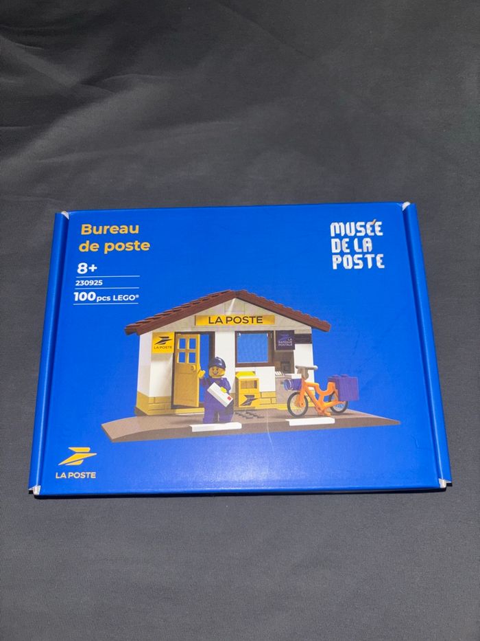 Bureau de poste LEGO