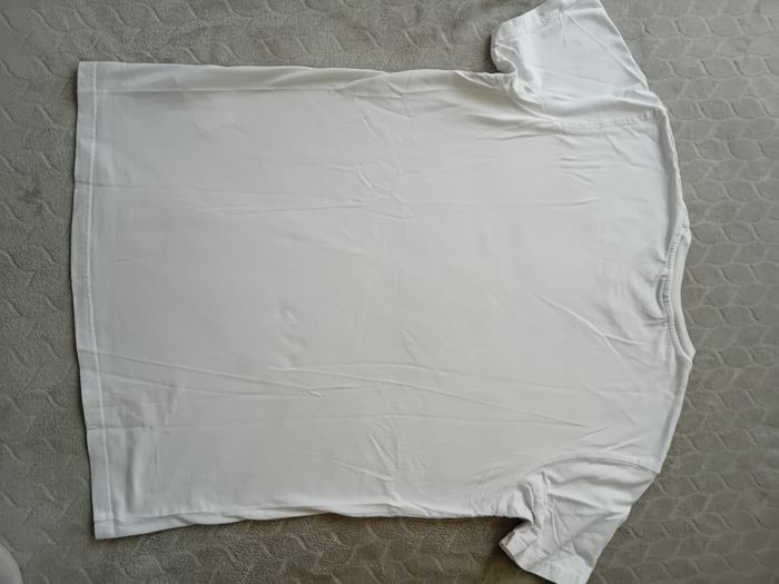 T-shirt  taille M - photo numéro 2