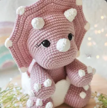 🦕 Tricératops au crochet – Fait main avec amour 🧶💚