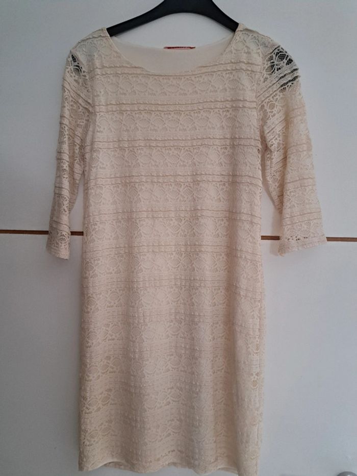 Robe dentelle ML taille 38