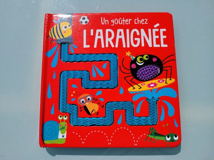 Livre animé à toucher 🕸 Un goûter chez l'araignée 🕷 - photo numéro 2