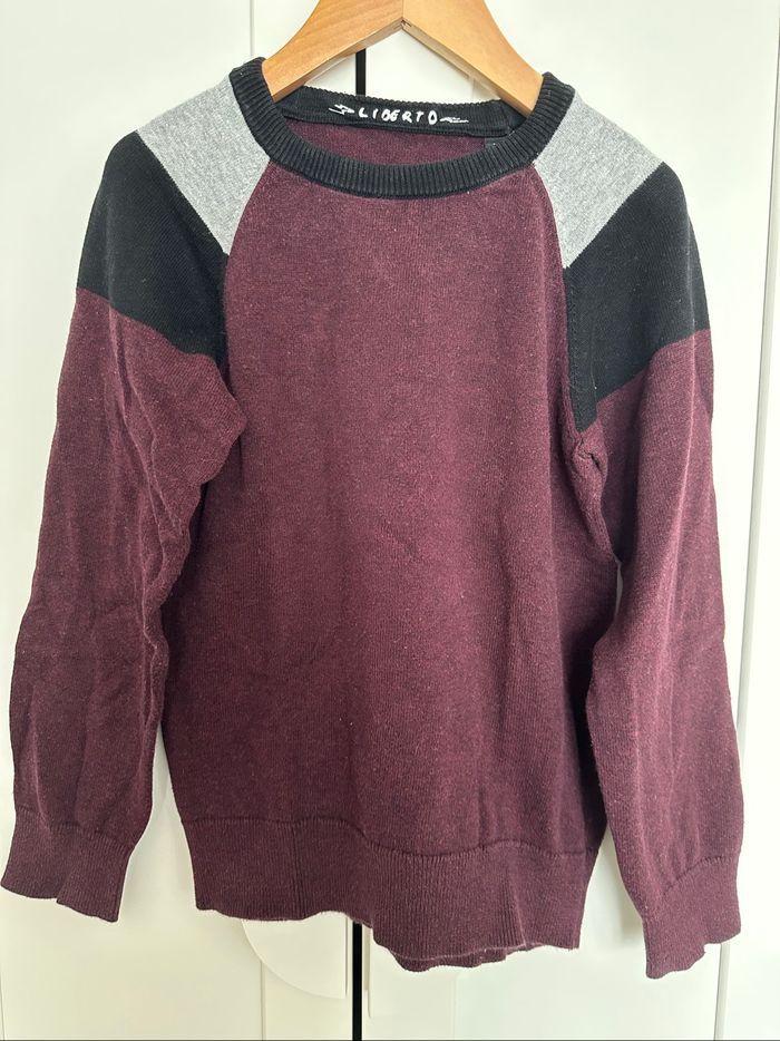 Pull manches longues liberto taille 8 ans très bon état gris noir violet
